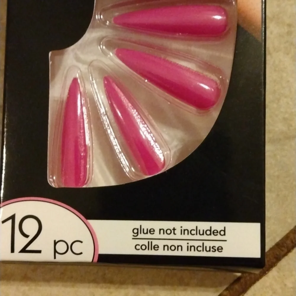 Faux nails - Picture 4 of 6